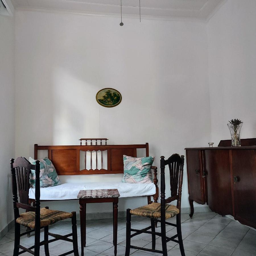 Maroudas Traditional Guest House Vathy  Bagian luar foto