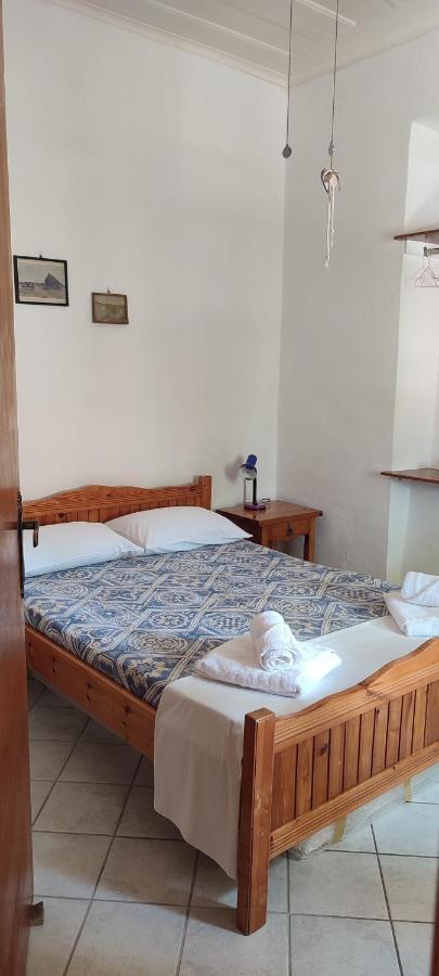 Maroudas Traditional Guest House Vathy  Bagian luar foto