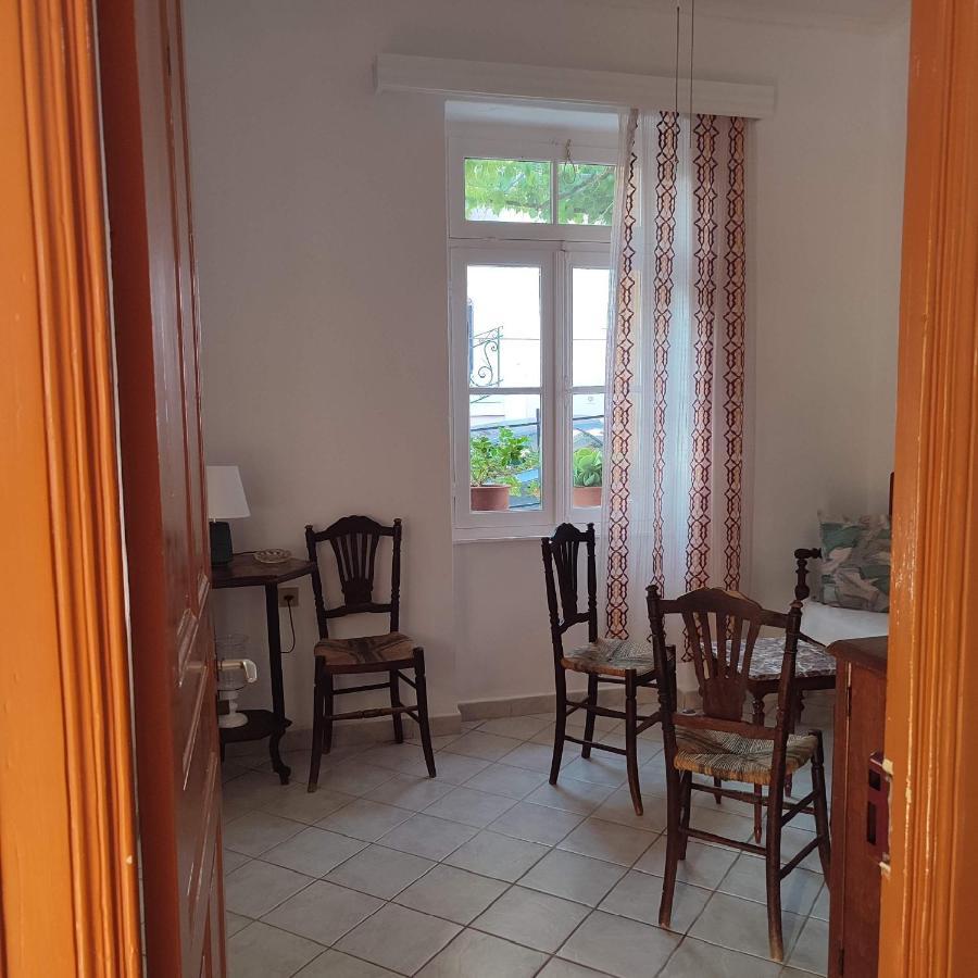 Maroudas Traditional Guest House Vathy  Bagian luar foto